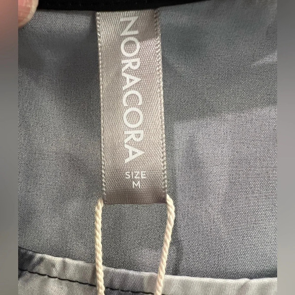 Noracora Women’s Size M Black White Gray Floral Sleeveless Top Retroglam - Picture 4 of 5